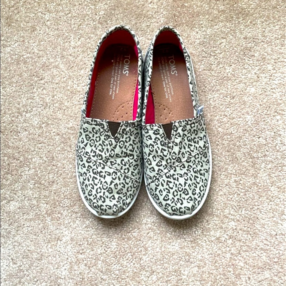 Toms